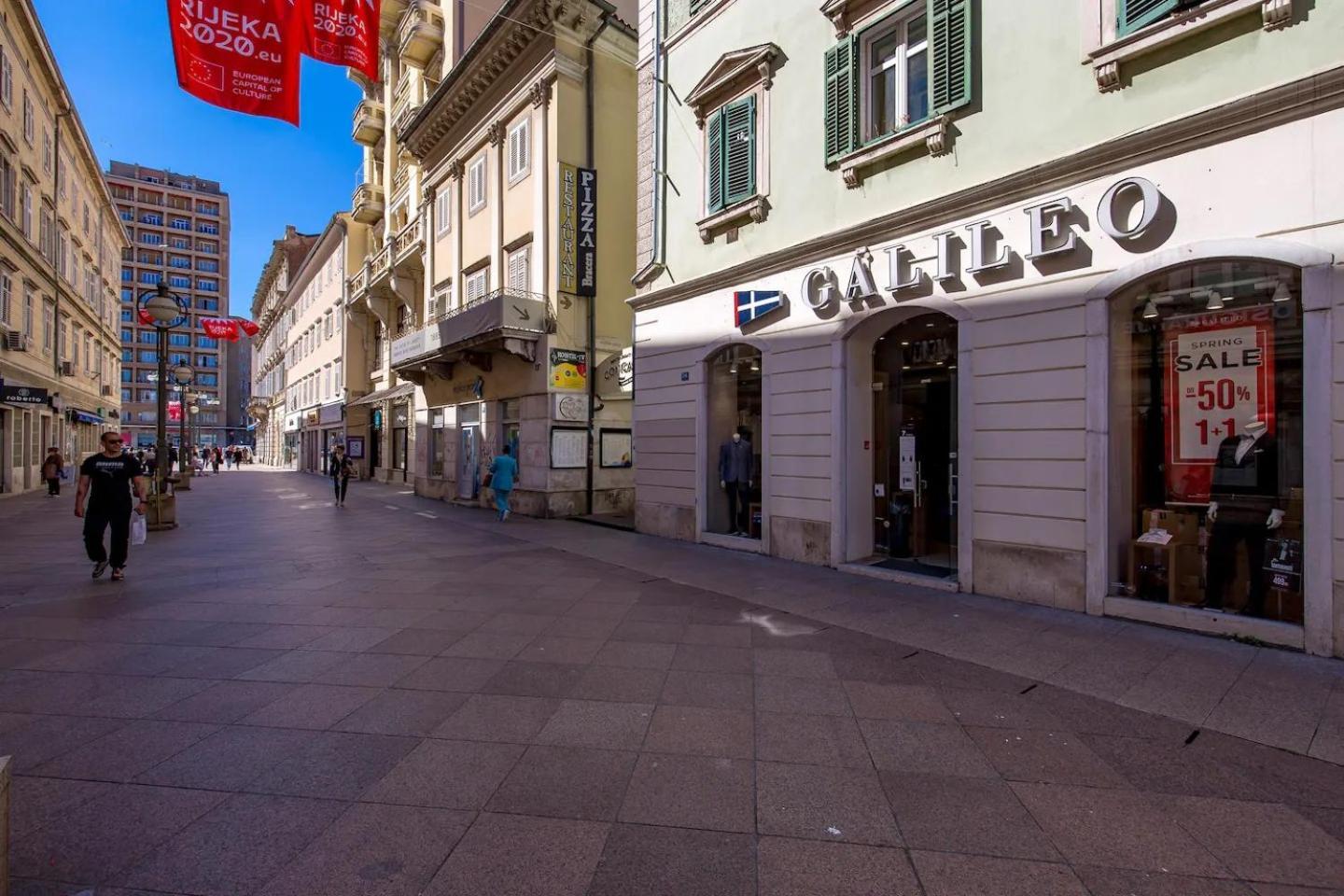 Four Seasons Lägenhet Rijeka Exteriör bild